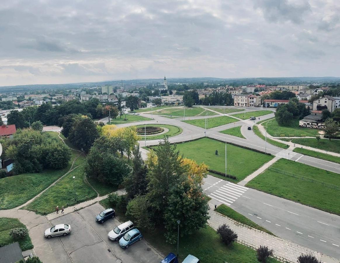 Mieszkanie W Centrum Miasta Ostrowiec Świetokrzyski Exterior foto